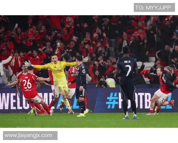 世界杯历史冷门皇马在红牌风波中逆转那不勒斯4-3引发全场沸腾